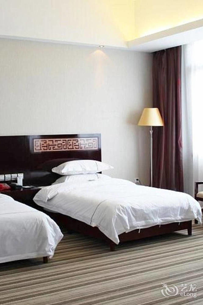 Jishou Heyi Hotel Fenghuang Exterior foto